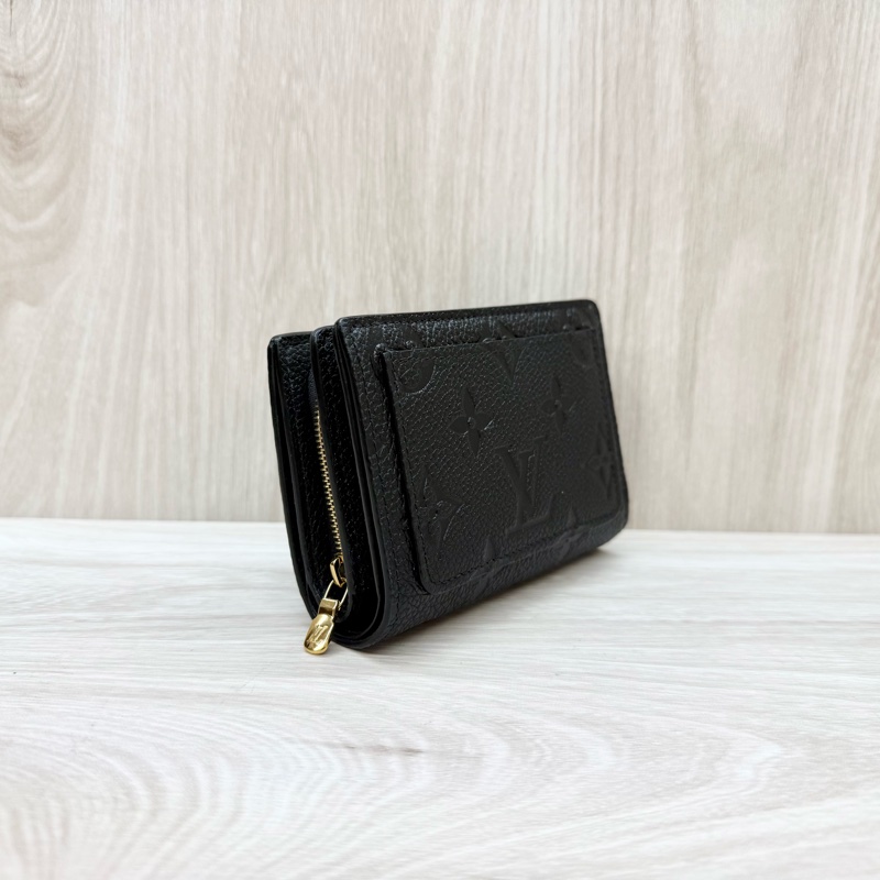 LV黑金牛皮壓紋Clea對釦式6卡ㄇ拉零錢短夾 M80151-2