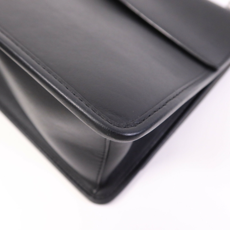 FENDI 牛皮皮革Kan I銀扣肩背袋-13
