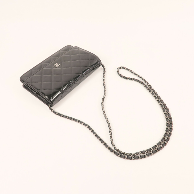 CHANEL 漆皮皮革Wallet On Chain銀扣鏈帶肩背袋-5