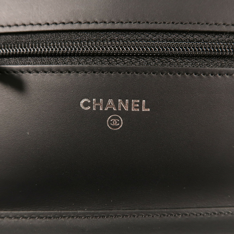 CHANEL 漆皮皮革Wallet On Chain銀扣鏈帶肩背袋-12