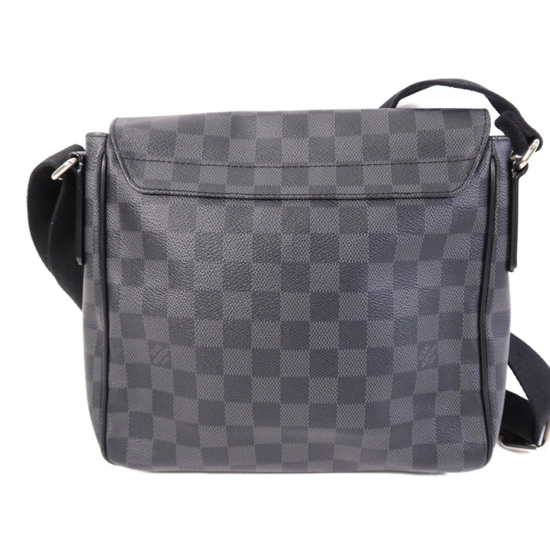 LOUIS VUITTON Damier Graphite District PM銀扣肩背袋-1