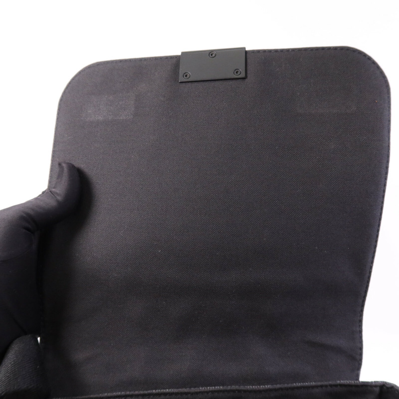 LOUIS VUITTON Damier Graphite District PM銀扣肩背袋-13