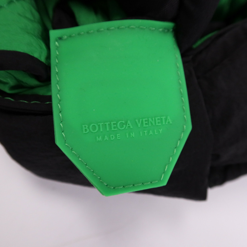 BOTTEGA VENETA 尼龍Tech Cassette銀扣肩背袋-5