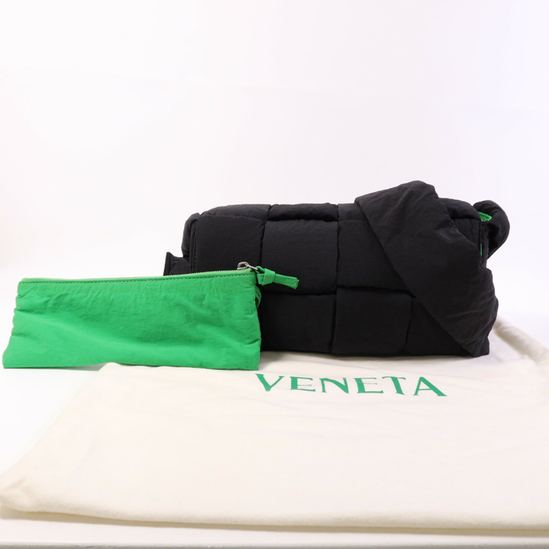 BOTTEGA VENETA 尼龍Tech Cassette銀扣肩背袋-9
