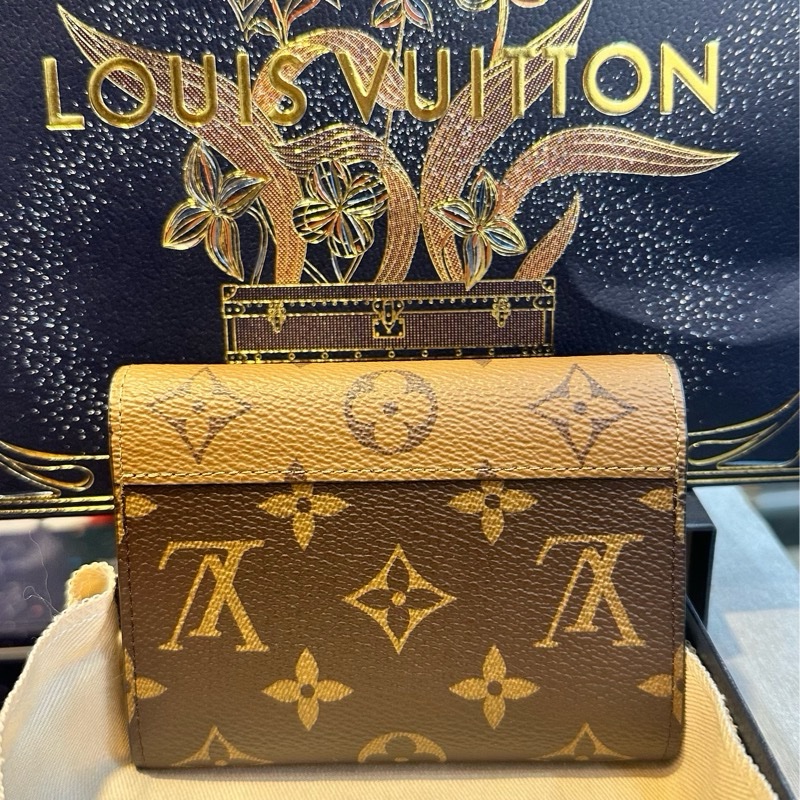 全新LV雙色短夾-1