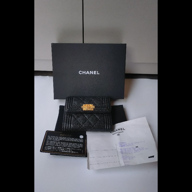 Chanel Boy 系列黑牛皮三折短夾-3