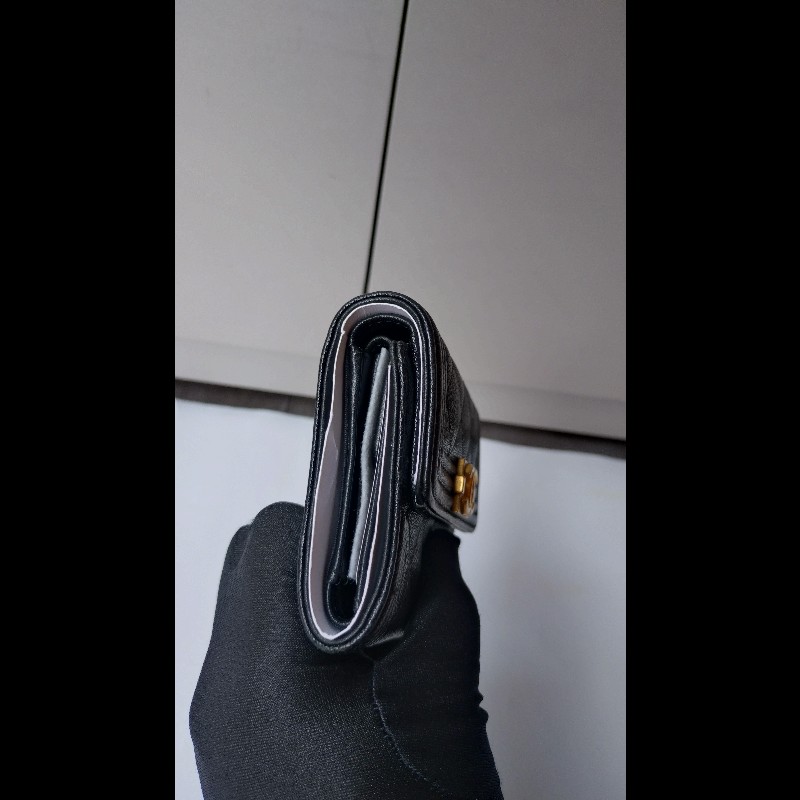 Chanel Boy 系列黑牛皮三折短夾-6