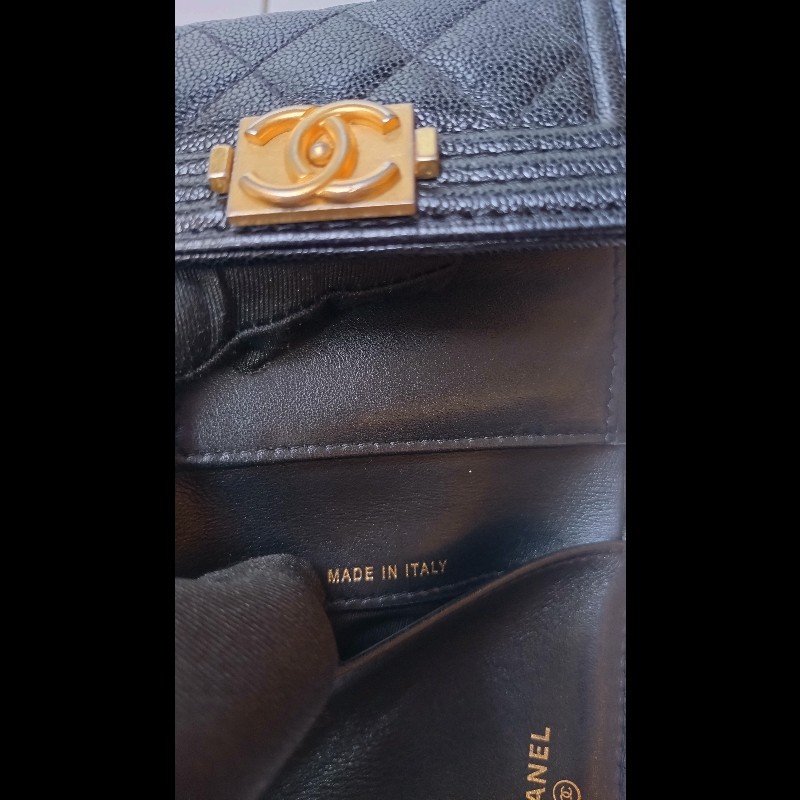 Chanel Boy 系列黑牛皮三折短夾-7