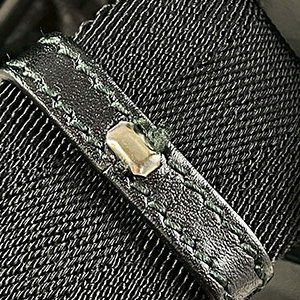 ＊奢華大道國際精品＊【G1607】GUCCI黑色雷射PVC綠紅綠微笑斜背包 269376-7