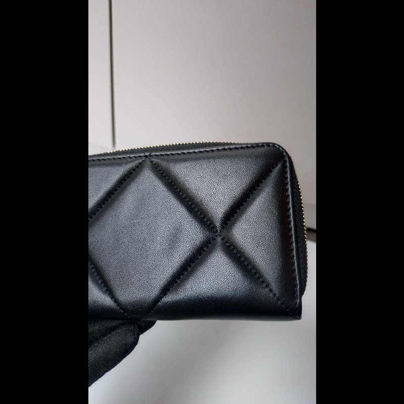 Chanel 19系列黑皮拉鍊中夾-5