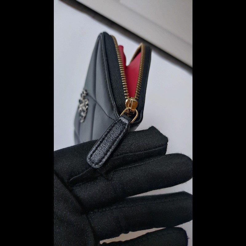 Chanel 19系列黑皮拉鍊中夾-9