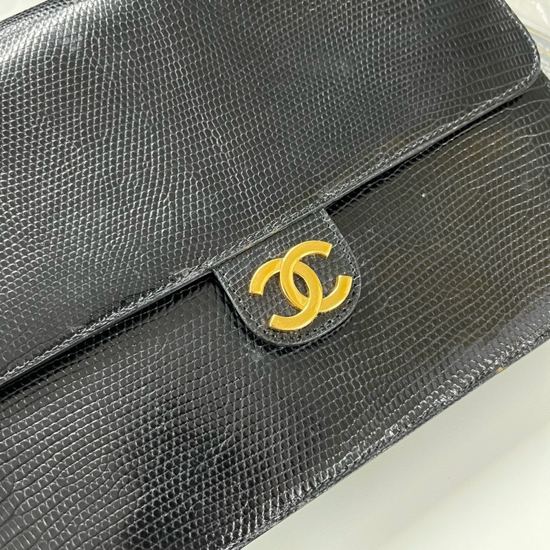 「JL精品代購」 香奈兒中古黑金蜥蜴皮按扣鏈條單肩信封包-6
