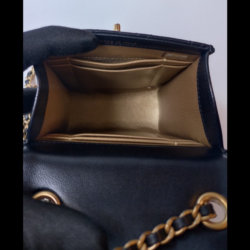Chanel 金鍊金球黑皮菱格直式斜背手機包-17