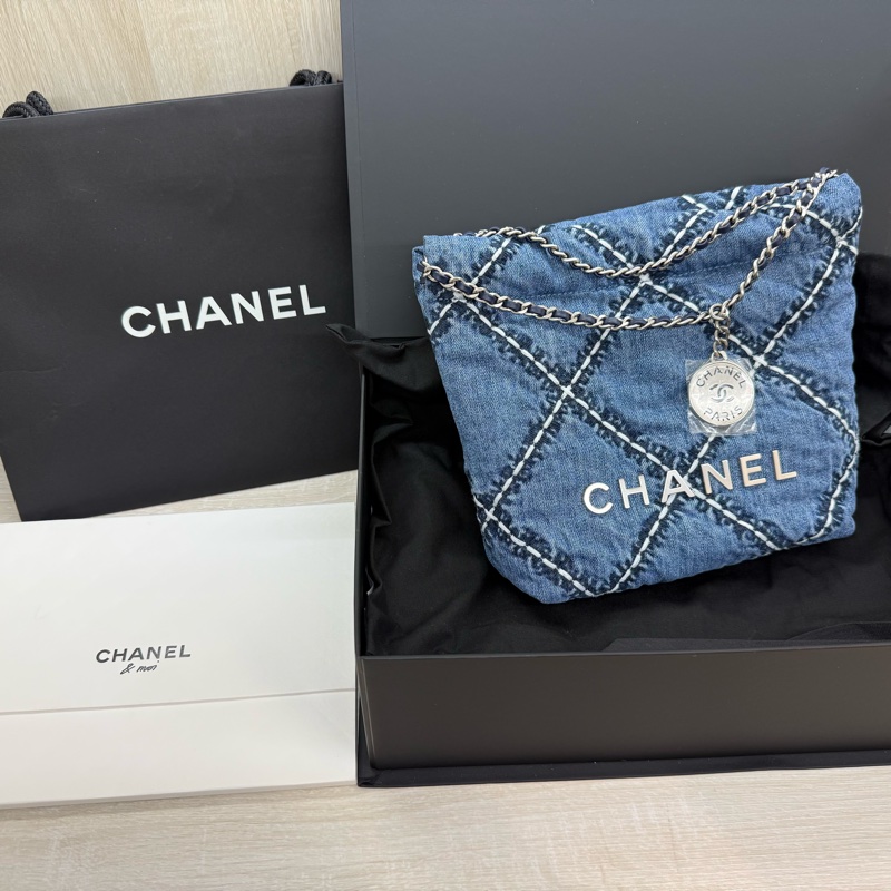 CHANEL丹寧牛仔銀釦MINI 22側背包-1