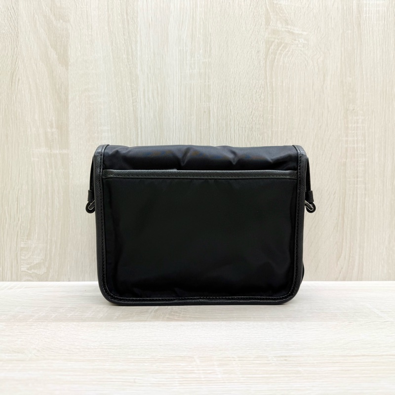 Prada 黑尼龍銀三角釦下蓋雙插釦斜背包2VD034附小袋-2