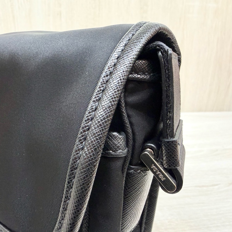 Prada 黑尼龍銀三角釦下蓋雙插釦斜背包2VD034附小袋-7