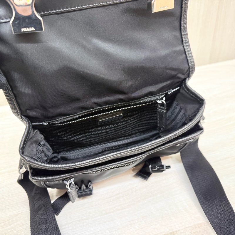Prada 黑尼龍銀三角釦下蓋雙插釦斜背包2VD034附小袋-10