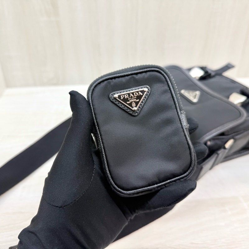 Prada 黑尼龍銀三角釦下蓋雙插釦斜背包2VD034附小袋-13