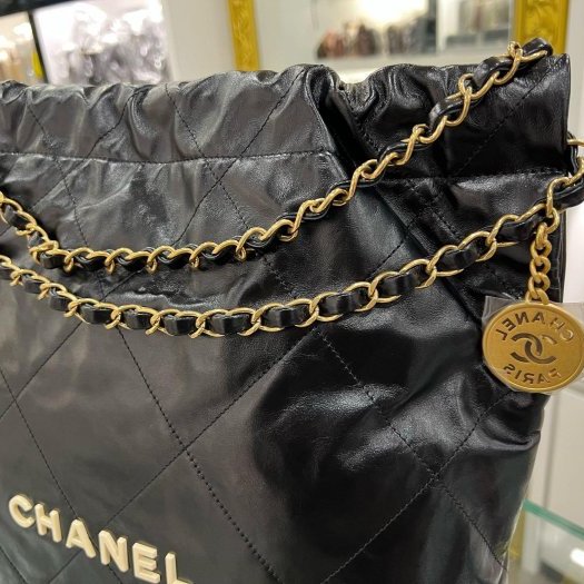 東區正精品㊣CHANEL 22 BAG AS3261 全新熊貓配色香奈兒黑色全皮米色字金幣金鍊肩背包購物袋包中款 RZ6211-9