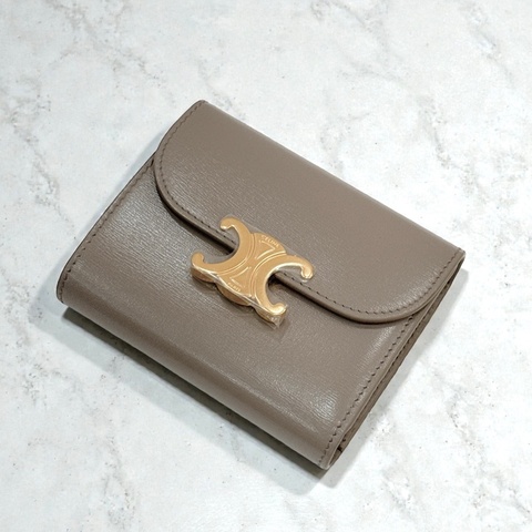 莉亞精品♡Celine 卵石灰 三折短夾 全新