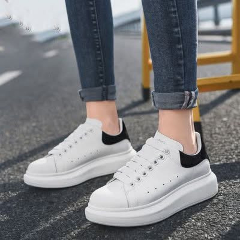 莉亞精品♡Alexander McQueen黑尾小白鞋 尺碼37.5 全新閒置-2