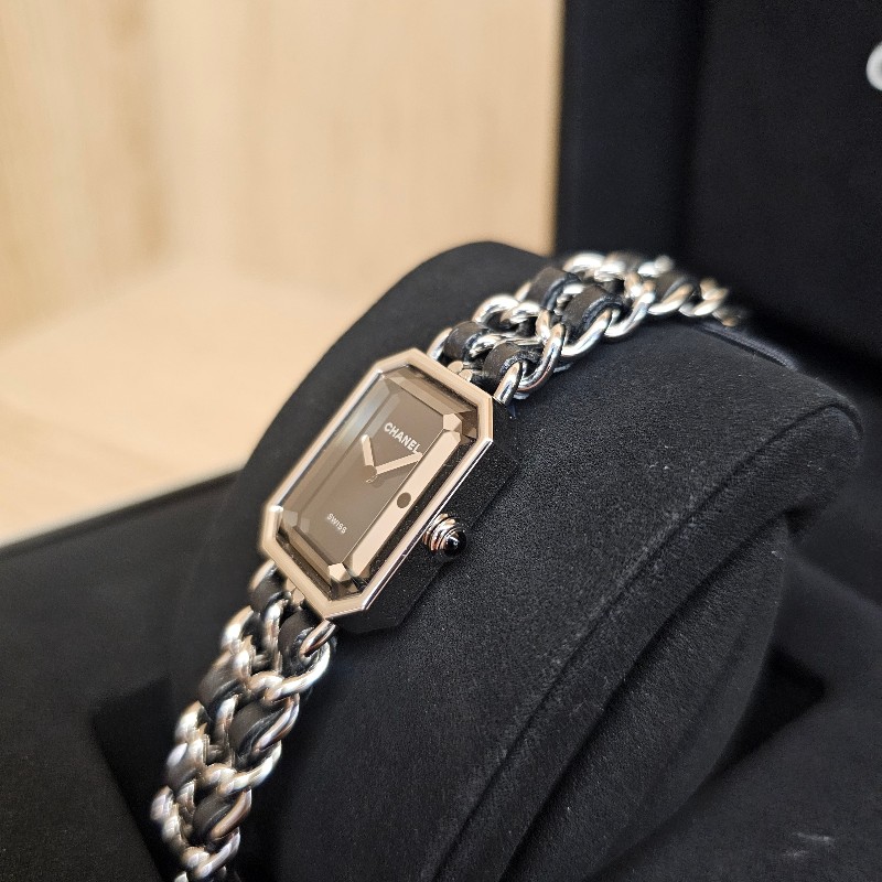 [品況超新甜價過新年🧧] Chanel 銀色皮穿鏈Premiere Iconic Chain石英腕錶-2