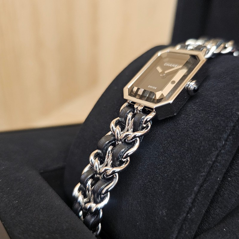 [品況超新甜價過新年🧧] Chanel 銀色皮穿鏈Premiere Iconic Chain石英腕錶-3