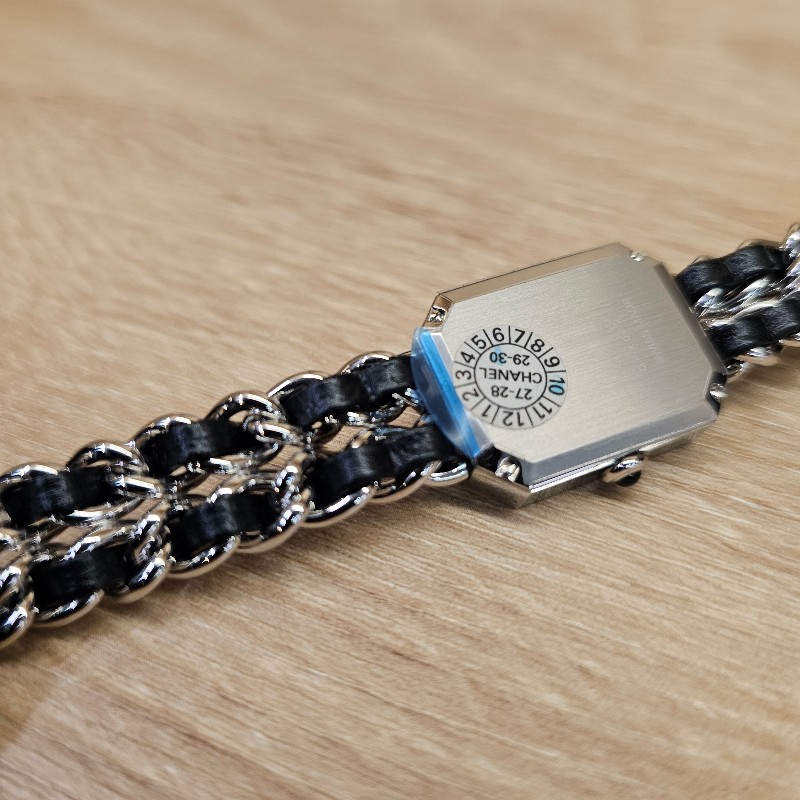 [品況超新甜價過新年🧧] Chanel 銀色皮穿鏈Premiere Iconic Chain石英腕錶-9