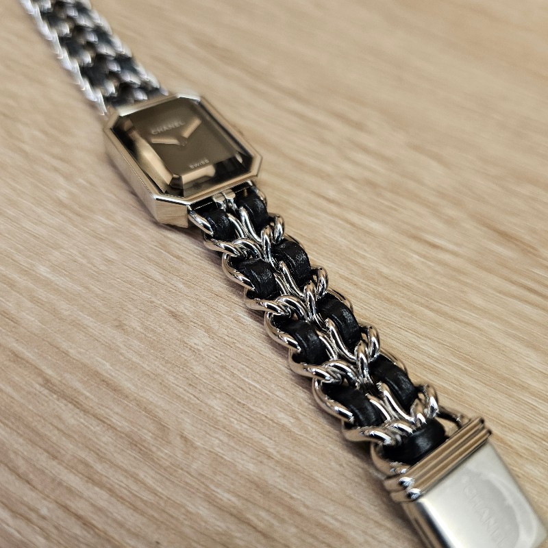 [品況超新甜價過新年🧧] Chanel 銀色皮穿鏈Premiere Iconic Chain石英腕錶-12