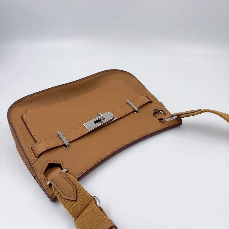 Hermes 芝麻色銀釦swift皮mini jypsiere肩側背包（僅離櫃！）-11