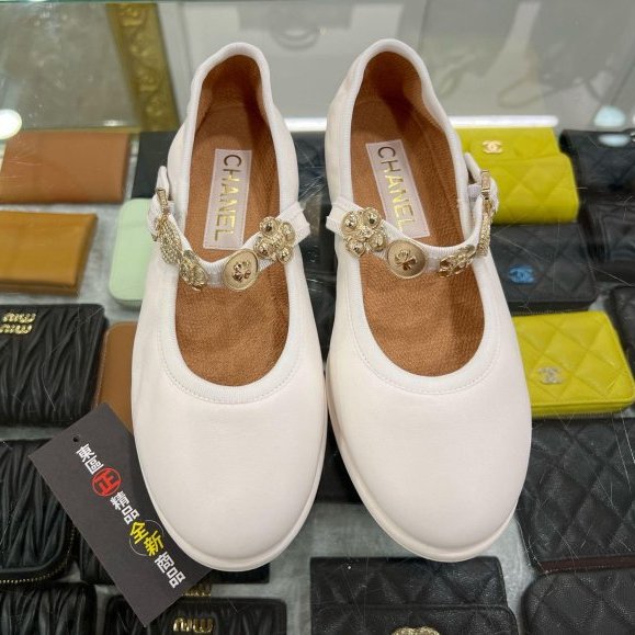 東區正精品㊣CHANEL G45778 全新未使用香奈兒白色全皮金幣瑪莉珍娃娃鞋平底鞋秀款 37.5號 RZ6219-0