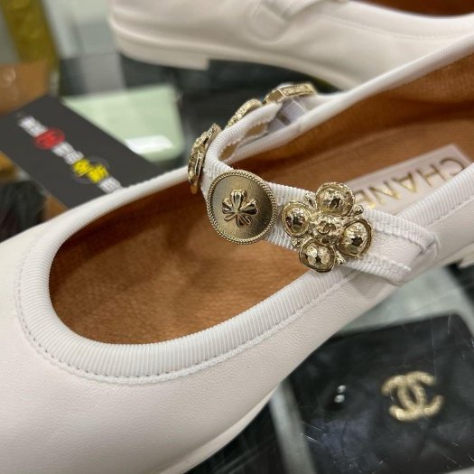 東區正精品㊣CHANEL G45778 全新未使用香奈兒白色全皮金幣瑪莉珍娃娃鞋平底鞋秀款 37.5號 RZ6219-5