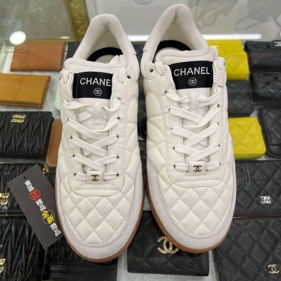 東區正精品㊣CHANEL G45355 全新香奈兒米色菱格紋布面拼麂皮小牛皮金色雙C膠底休閒鞋運動鞋球鞋 38號 RZ6222-0