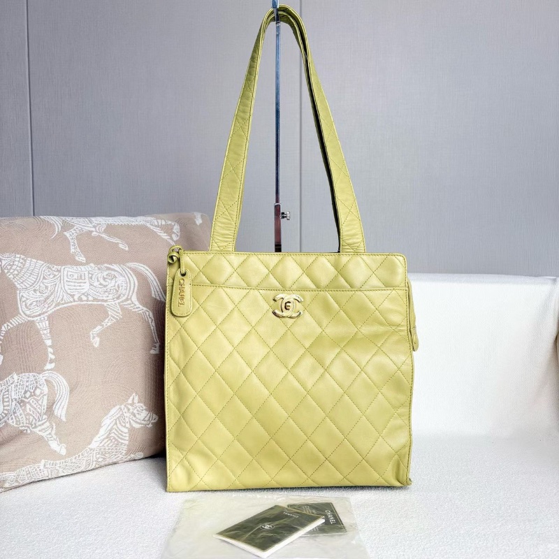 Chanel中古菱格紋肩背包 綠色金扣 羊皮 31*29*11 98新配件塵袋保卡-1