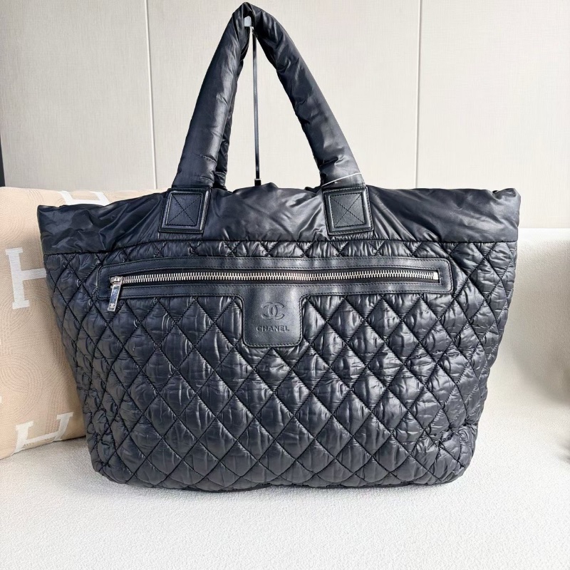 Chanel羽絨Tote托特包大號 黑色44*34*18 98新配件塵袋-1