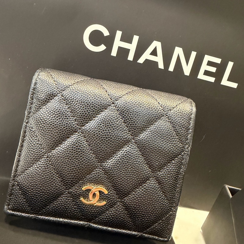 Chanel 對開荔枝皮短夾-1