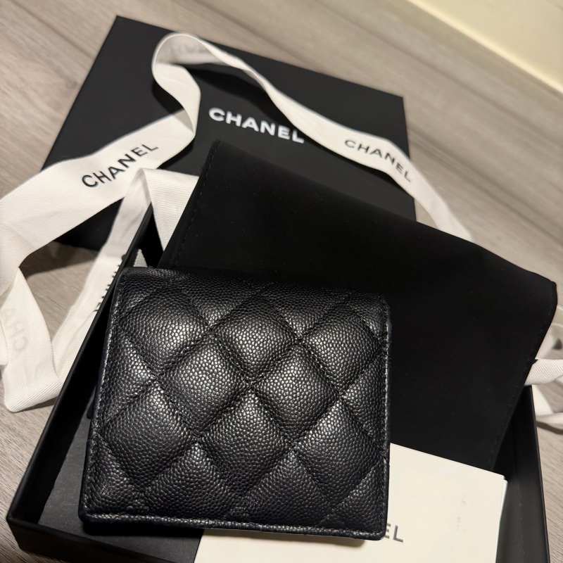 Chanel 對開荔枝皮短夾-9