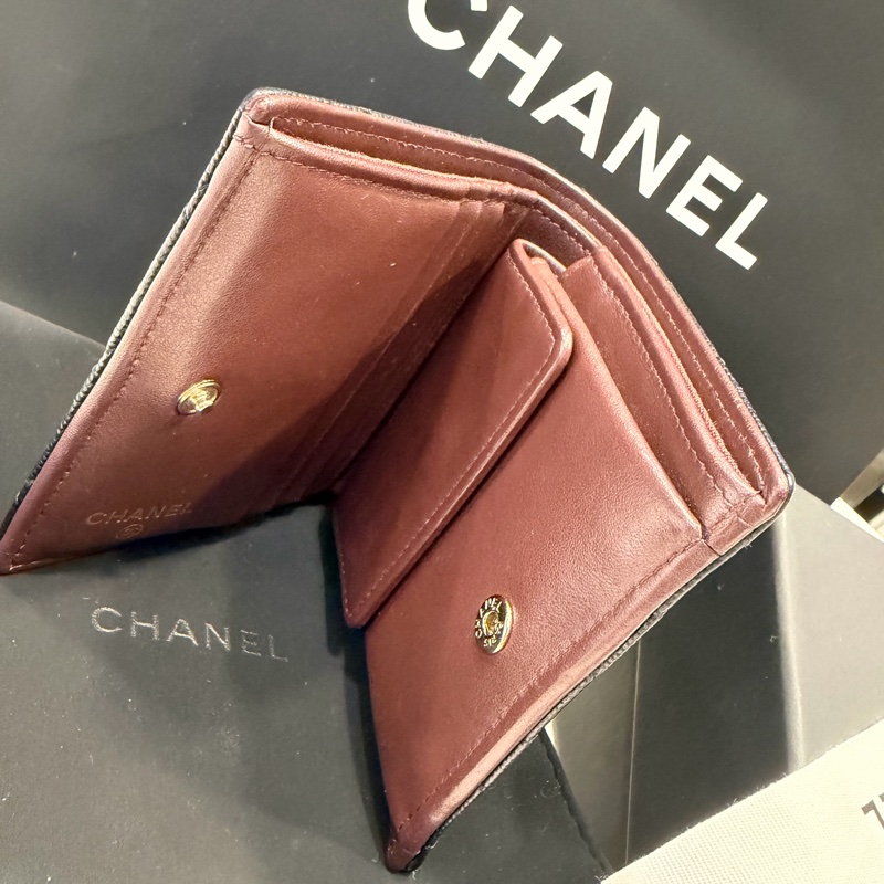 Chanel 對開荔枝皮短夾-19