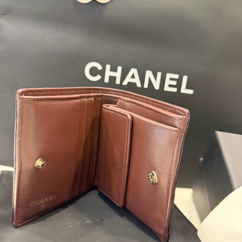 Chanel 對開荔枝皮短夾-24
