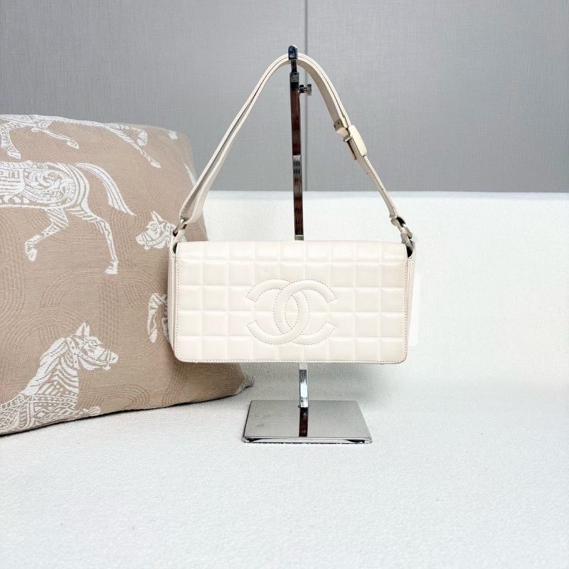 Chanel 中古橫版冰格腋下包  白色金扣 羊皮24*12*4 98新配件塵袋保卡-4