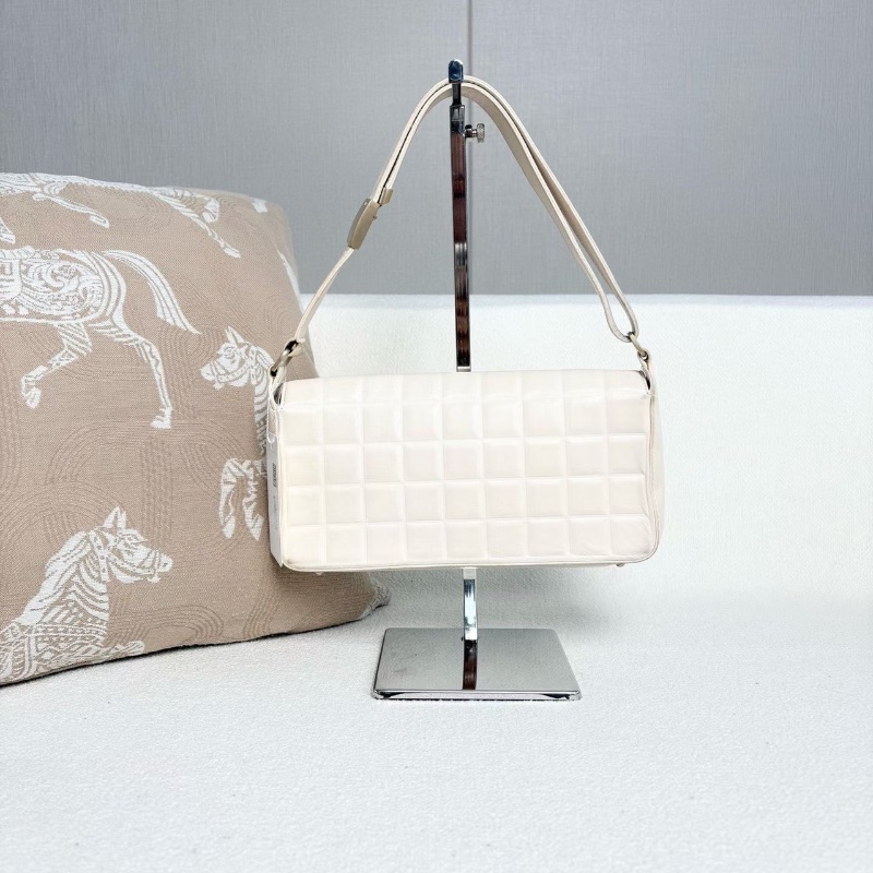 Chanel 中古橫版冰格腋下包  白色金扣 羊皮24*12*4 98新配件塵袋保卡-5