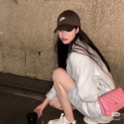 Chanel woc鏈條包 粉色銀色羊皮19*12*2 98新配件塵袋