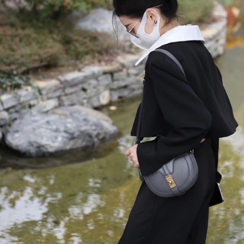 Celine besace16馬鞍包小號 深灰色 金扣 可調節肩帶 牛皮 16*16*6 98新配件塵袋