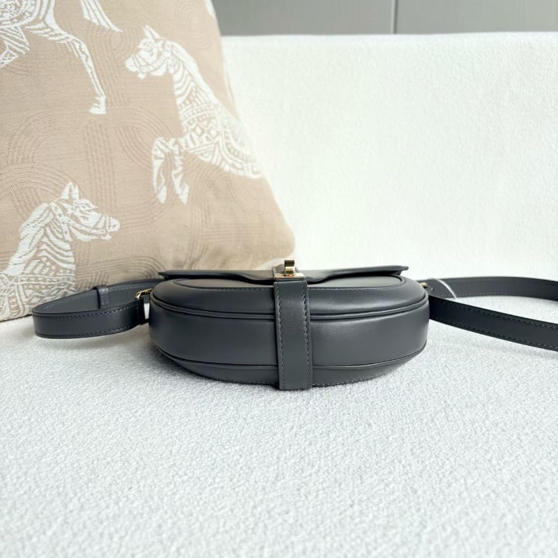 Celine besace16馬鞍包小號 深灰色 金扣 可調節肩帶 牛皮 16*16*6 98新配件塵袋-4