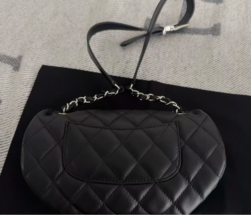 Chanel 元寶腰包 黑銀 牛皮22*14 全新閒置配件塵袋-1