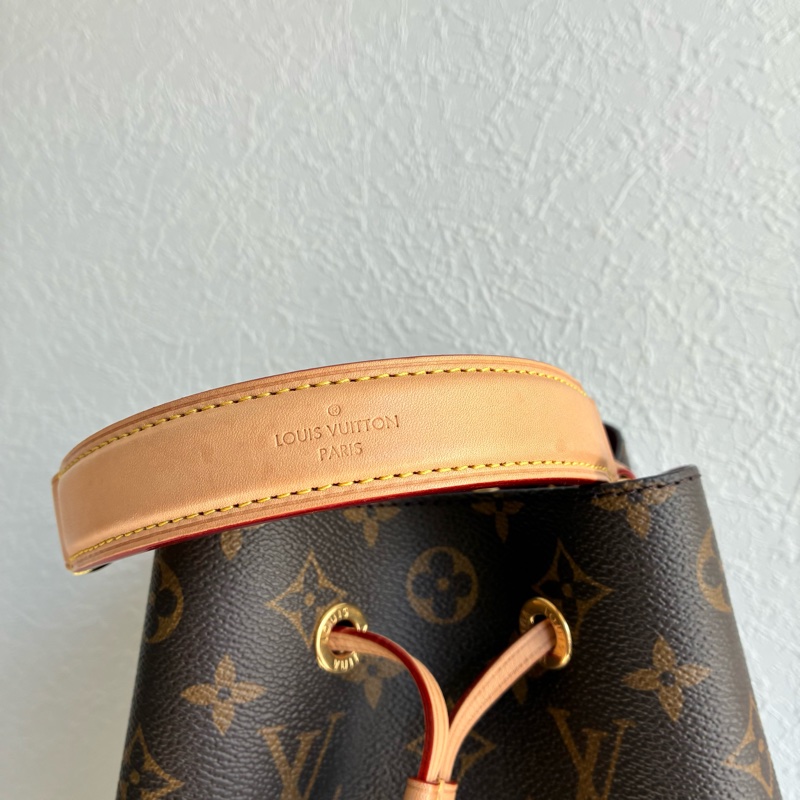 lv 花紋水桶BB 手提斜背兩用-2