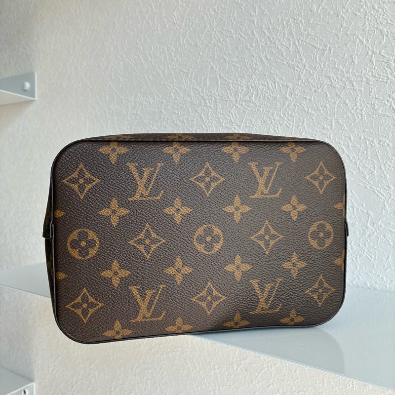 lv 花紋水桶BB 手提斜背兩用-4