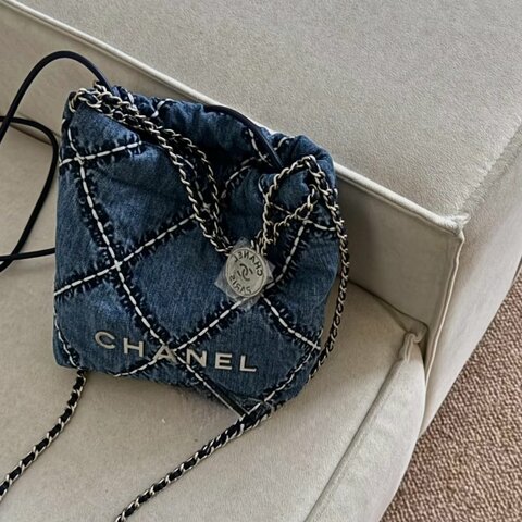 CHANEL - 藍色牛仔丹寧菱格銀釦22bag ╻MINI