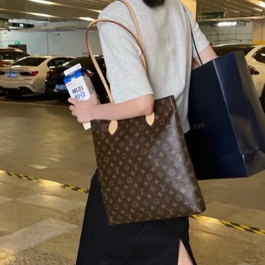 Louis Vuitton -原花  Carry it 雙耳琴譜肩背包-5