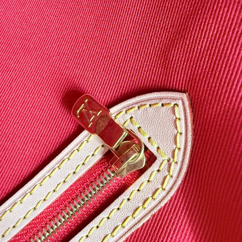 Louis Vuitton -原花  Carry it 雙耳琴譜肩背包-17